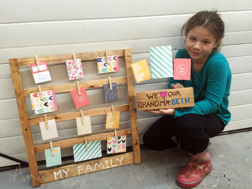 DIY Rustic Wall Clip Frame