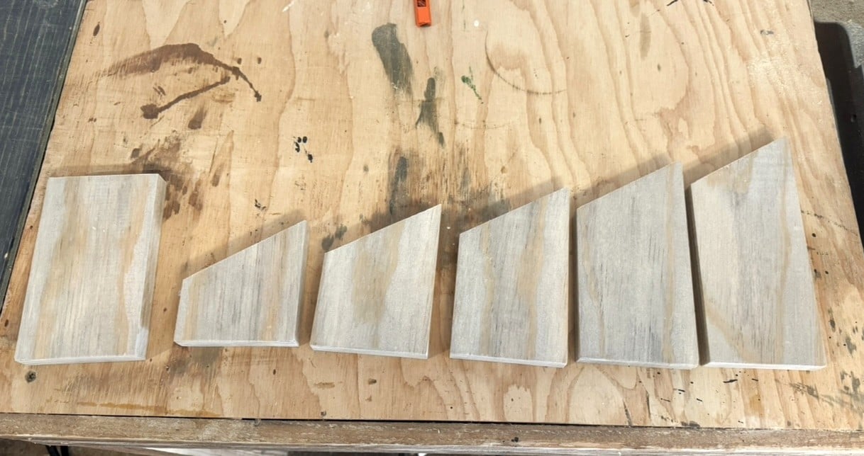 Easy 1×4 Christmas Tree Tray – Free DIY Plans